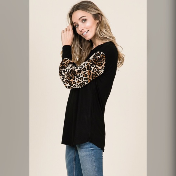 ❤️LAST 1! Animal Print Contrast  Tunic! - Picture 6 of 6